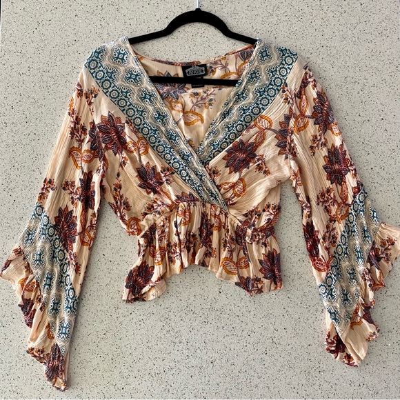 Floral Bohemian Crop Top - Picture 3 of 11